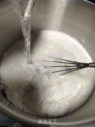 葱香鸡蛋软饼的做法步骤：2