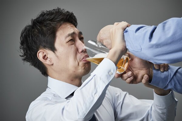 吃芬必得能喝酒吗