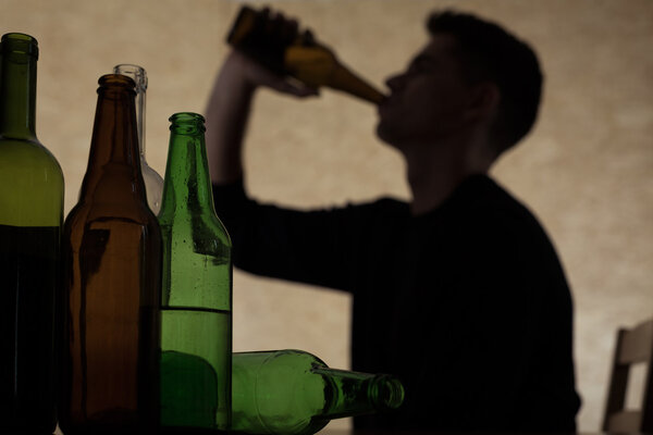 喝一瓶啤酒就头疼