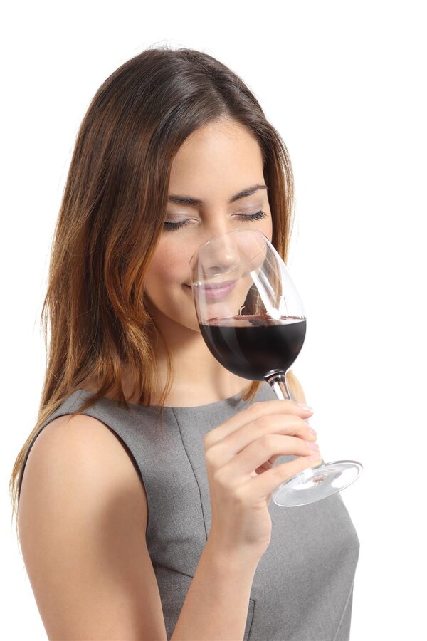 女士喝白葡萄酒的功效