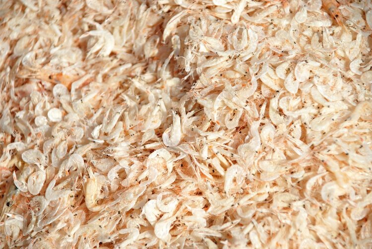 明明炒菜放盐很控制，为什么还是得了高血压？