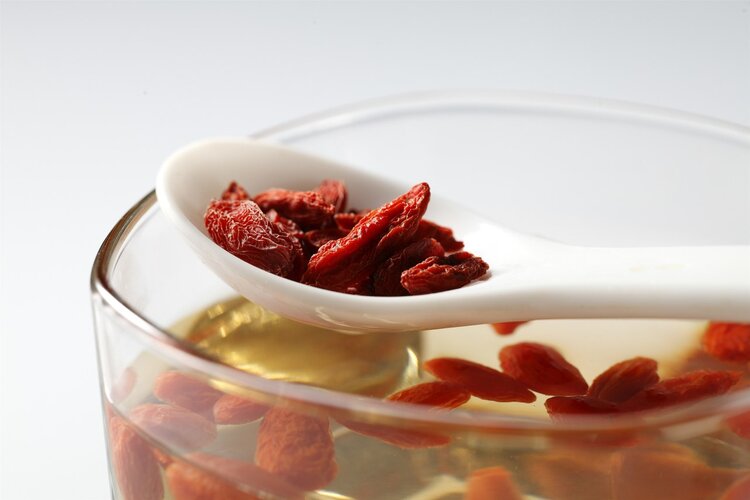 枸杞是干吃好，还是泡水好？答案让很多人感到意外！