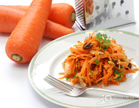 7种食物助你赶走大黄牙