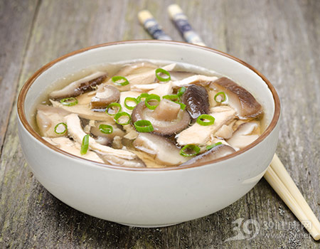 夏季易怒 吃对食物改善心情