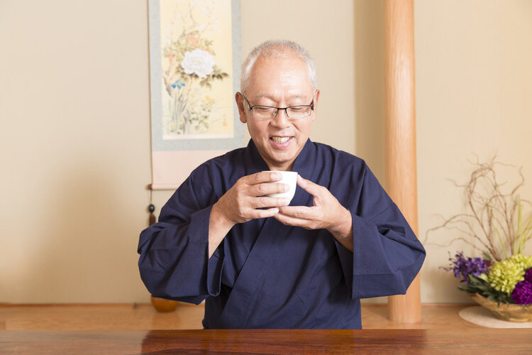 辟谣:喝茶能防癌?营养师:确实有3个作用,但防癌存疑