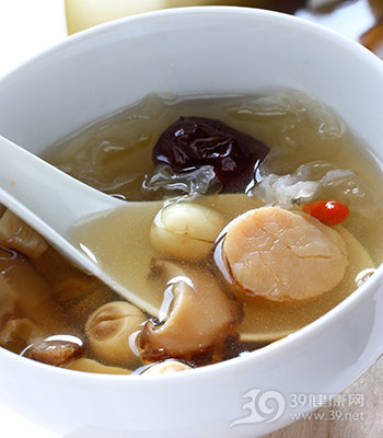 莲子的调理作用：温肾健脾