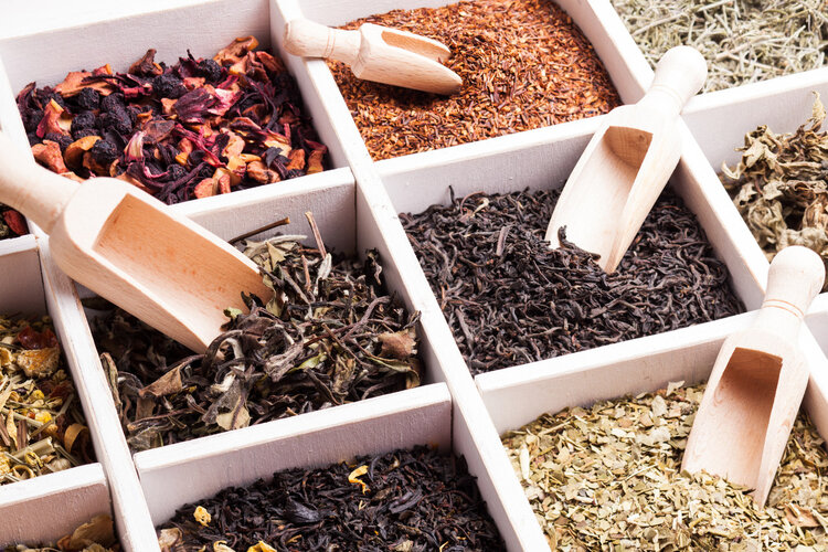 长期喝浓茶，身体会发生什么变化？提醒老人：这2种茶尽量少喝