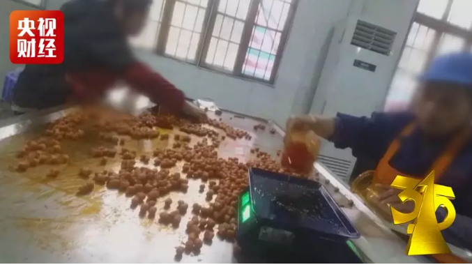 辣条到底有多“脏”？4大隐患正危害孩子的身体健康，少吃一点吧