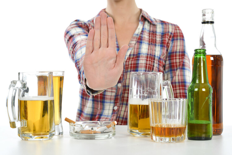 长期喝酒的人，晨起出现3种现象，说明身体已经给你下“戒酒令”