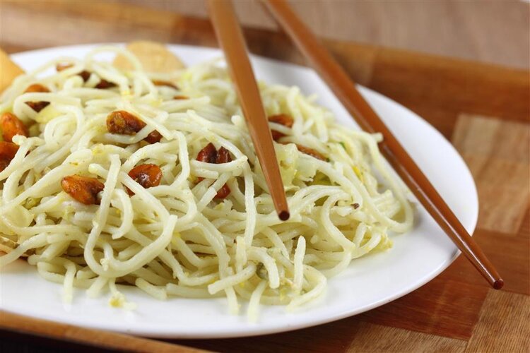 一家9口聚餐后中毒，9人身亡！提醒爸妈：这些食物该扔就得扔