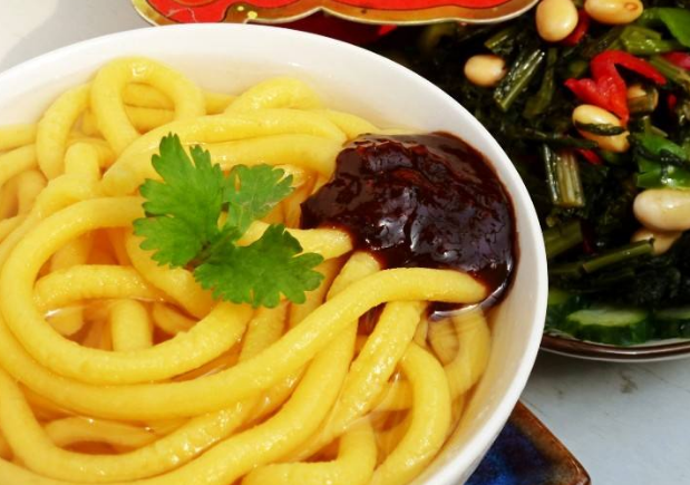 一家9口聚餐后中毒，9人身亡！提醒爸妈：这些食物该扔就得扔