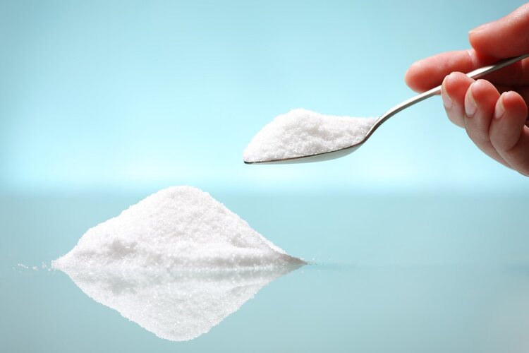 那些顿顿离不开高盐食物的人，5类危害会慢慢出现在身上