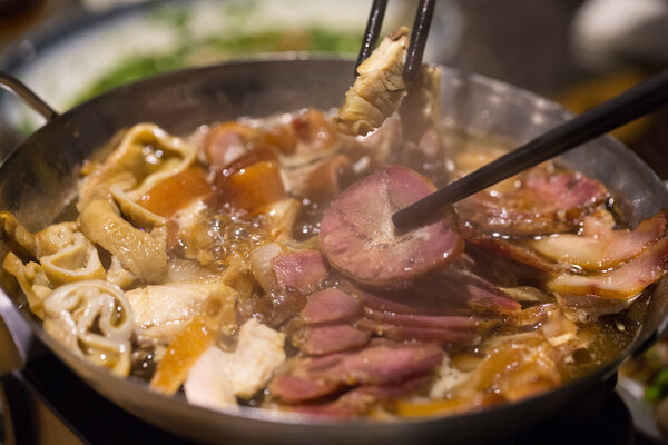 你爱吃的路边摊到底有多脏？