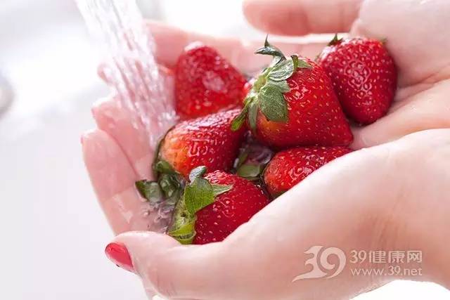 又到草莓季 如何清洗才安全