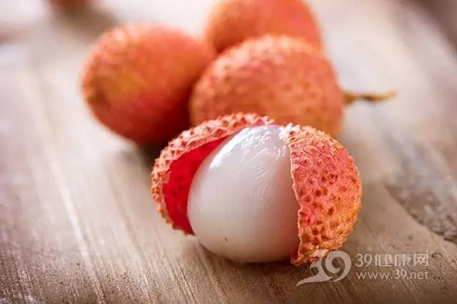你造吗？这样吃荔枝不上火