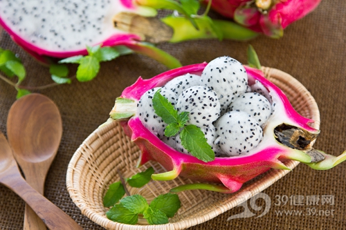 夏季吃火龙果有哪些好处？吃火龙果有什么禁忌呢？