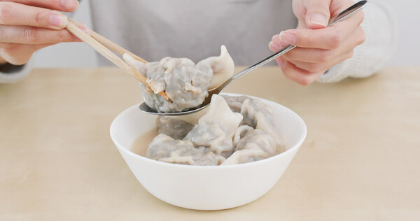 春季吃野菜：荠菜怎么做才好吃？