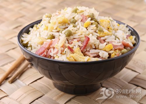 如何做出美味炒饭？