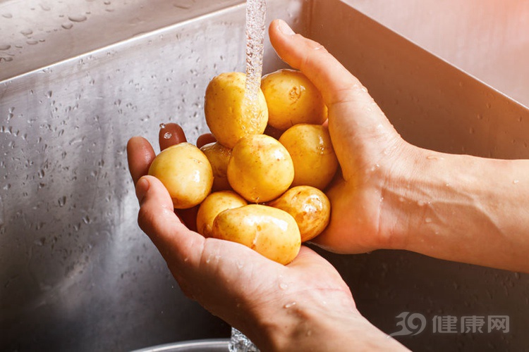 什么东西发芽了不能吃？除了土豆，还有这2种！