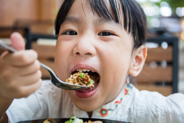 吃汤泡饭真的容易得胃病吗？